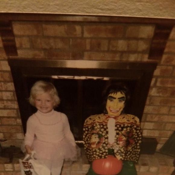 Meet your Posher, Liv - Picture 1 of 1